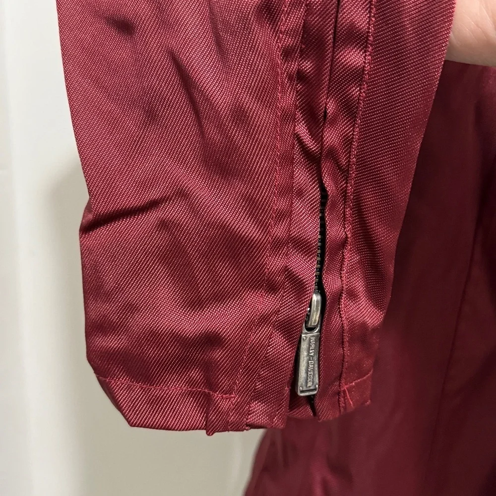 Harley-Davidson Women’s M Burgundy Nylon Motorcycle Jacket Metal Logo Zip Cuffs